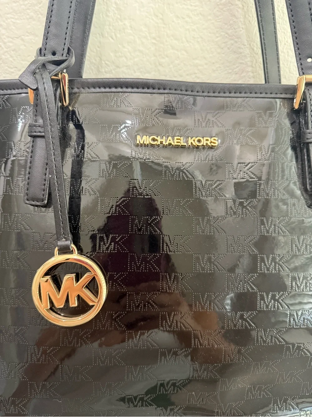 Michael Kors Black Patent Logo Jet Set Carry All Tote Purse - Picture 2 of 8